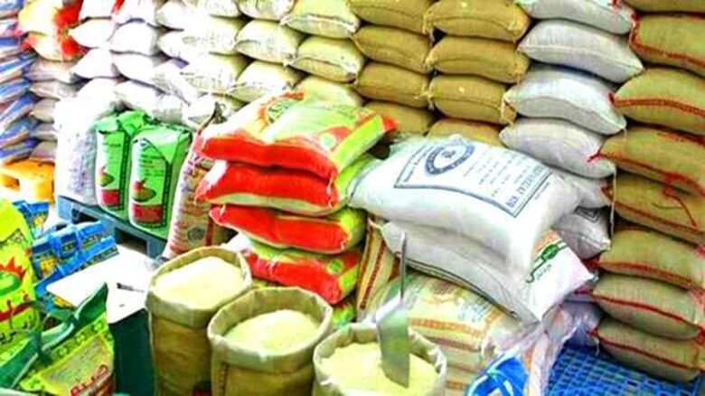 مواطنون: اسعار الارز في عدن أغلى من صنعاء رغم خضوعها هناك لجمارك إضافية