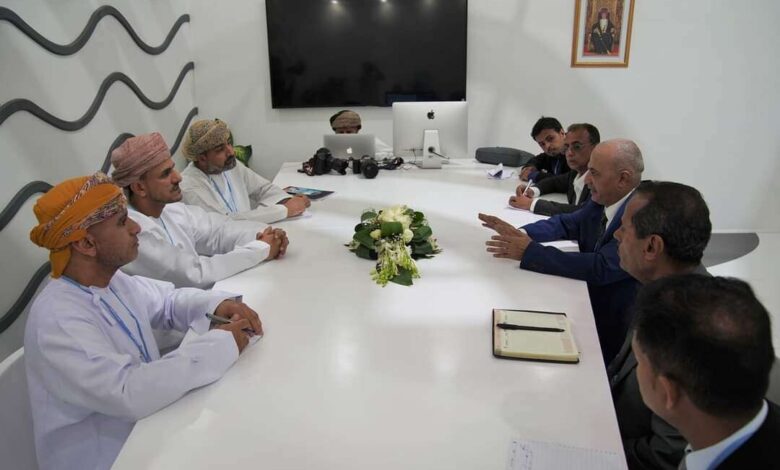 الشرجبي يناقش مع السلطات البيئية العمانية تنفيذ مشاريع مشتركة مع صندوق المناخ الأخضر