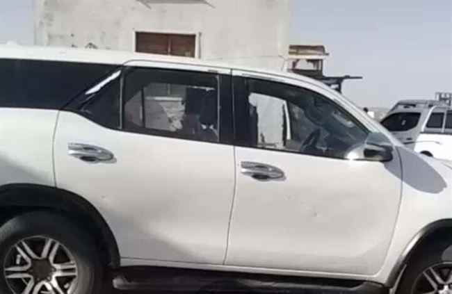 المحور الثاني عمالقة يضبط متقطعين ويستعيد سيارة لشركة ارحب للنقل في طريق طورالباحة