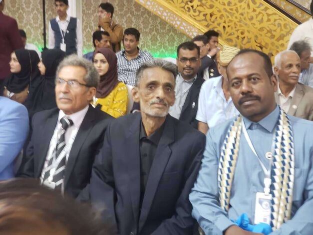الصحفي سيول يناشد المجلس الرئاسي بإنقاذ حياة الإعلامي البارز (الوجيهي) بعد انتكاس حالته الصحية