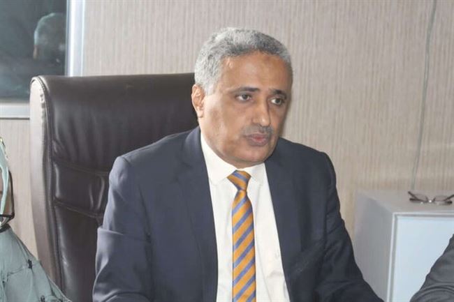 عامر يراس لجنة فتح مظاريف مشروع مبنى المؤسسة العامة للطرق والجسور الديوان العام