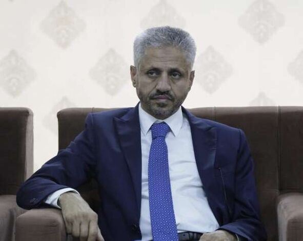 الشيخ حمود سعيد المخلافي يستجيب لمناشدات  طلاب اليمن العالقين في السودان ويساهم بـ 100 ألف دولار لإجلائهم