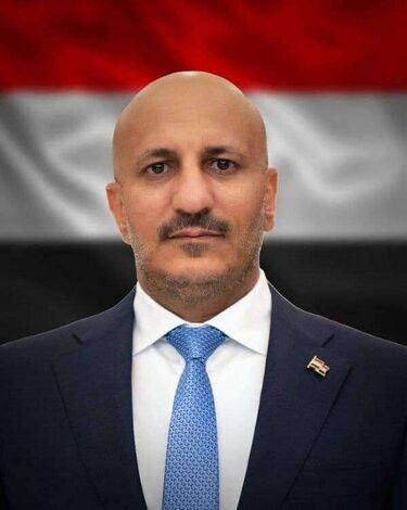 بدعم العميد طارق صالح... جمعية ”طفل وامرأة” توزع مساعدات خيرية ومالية للفئات المحتاجة بعدن