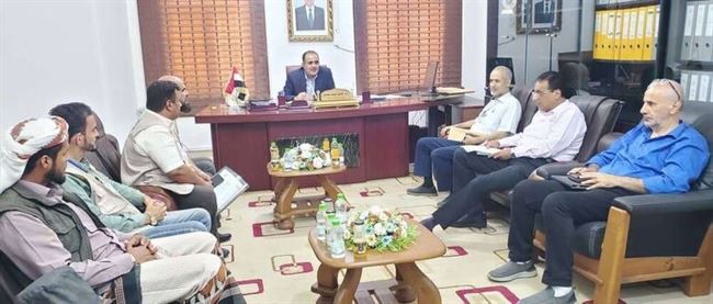 وزير الصحة يلتقي أمين عام جمعية الحكمة اليمانية بعدن